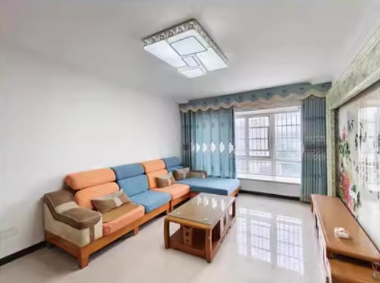 赣州市厚德路小学及章贡中学旁